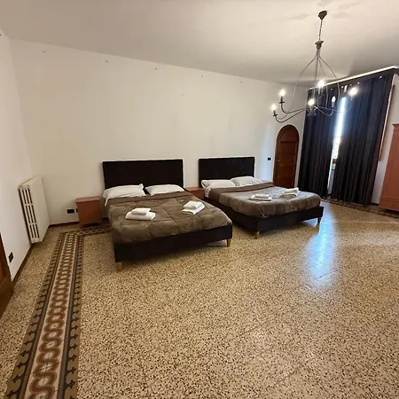 Albizi Central Rooms-3